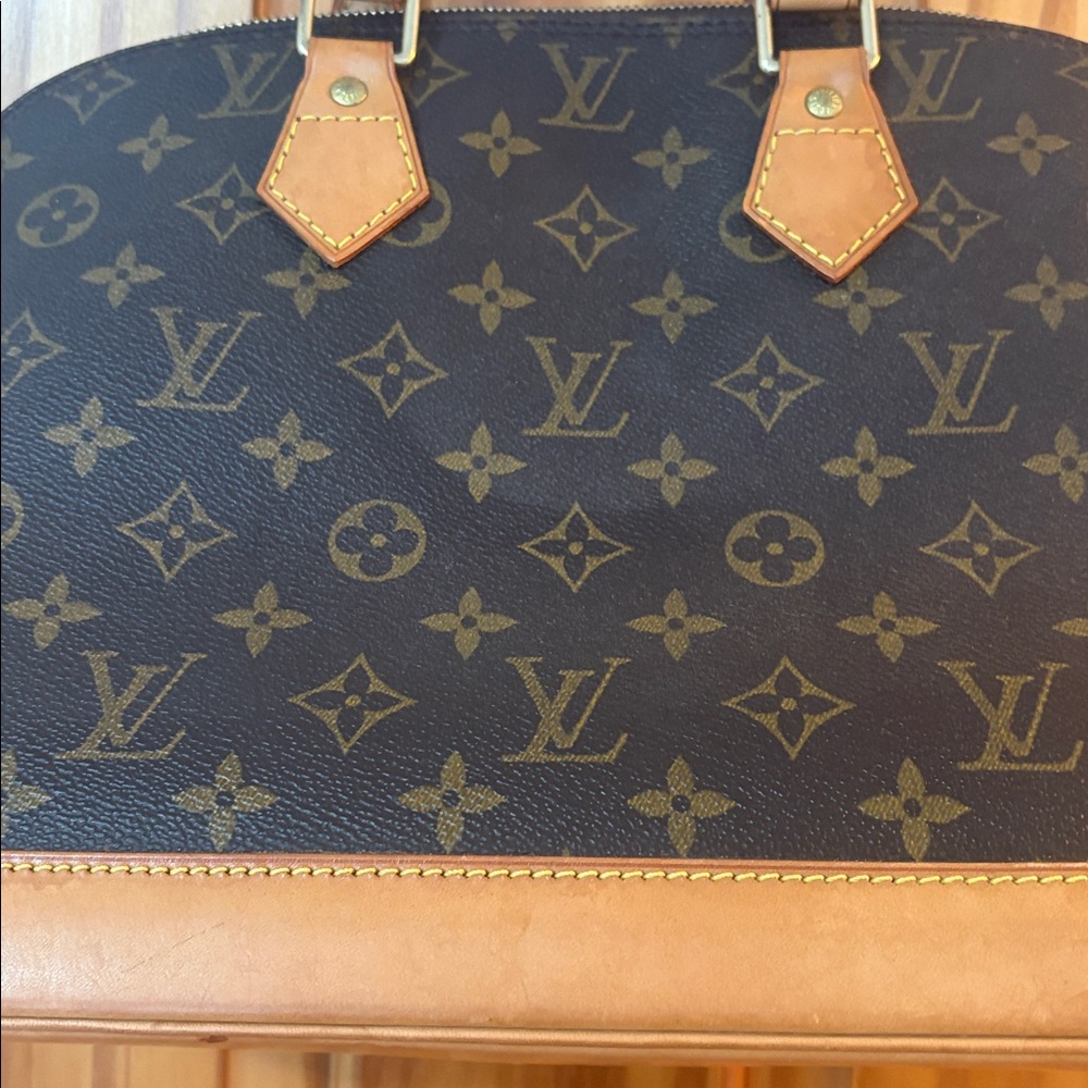 Louis Vuitton Alma PM Handbag - Picture 7 of 11